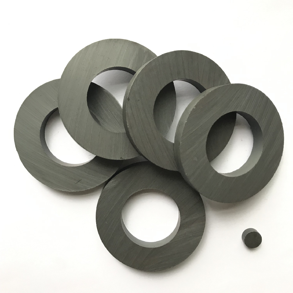 Ferrite magnet