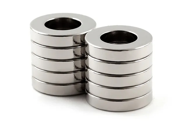 Powerful ring magnet